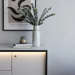 Garnero Arredamenti Comò|Comò-Comò 136x91h cm 1 anta 3 cassetti con LED grigio nero Luna