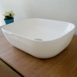 Garnero Arredamenti Lavabi Bagno-Lavabo bagno da appoggio 46x32cm in ceramica bianco lucido Frejus