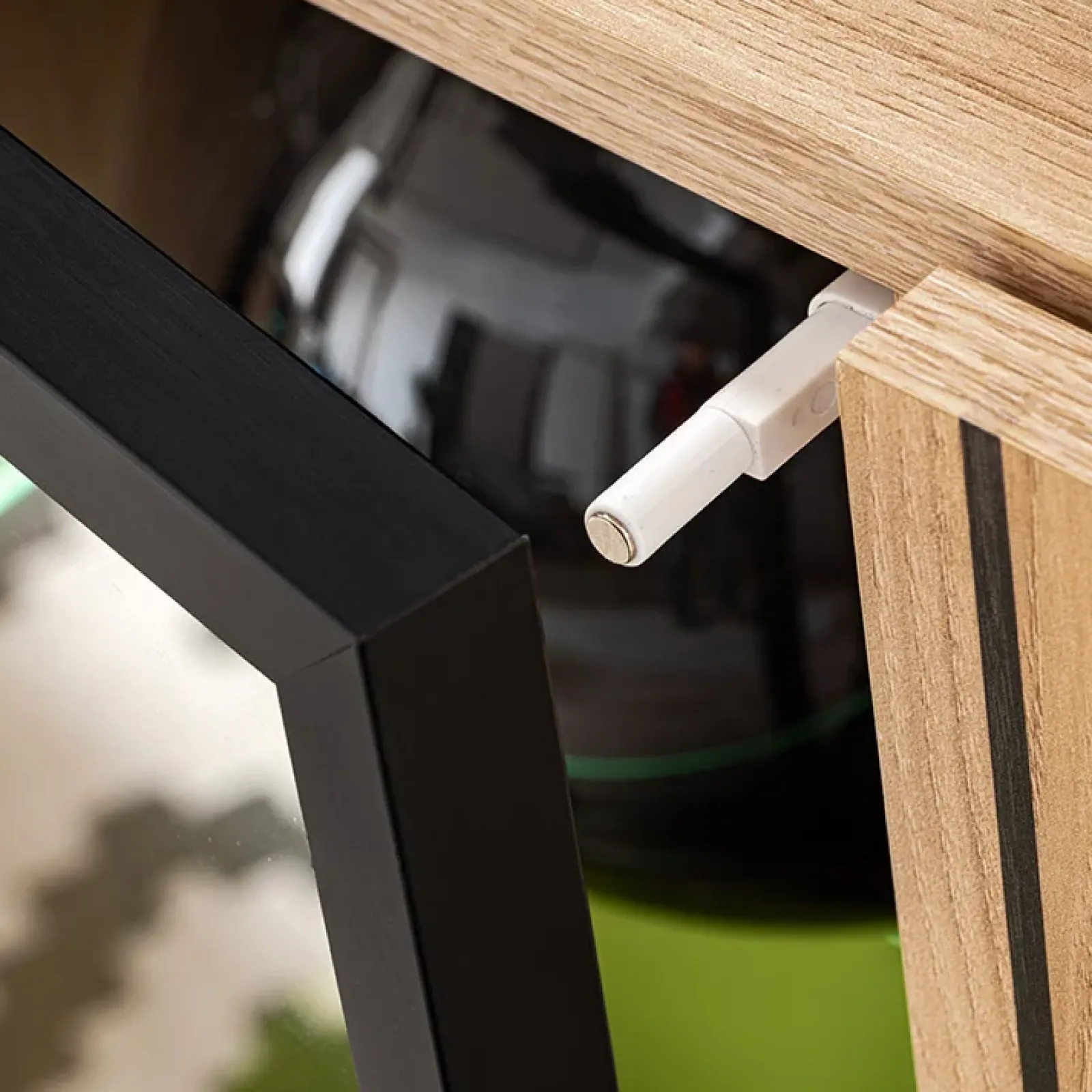 Garnero Arredamenti Mobile Tv In Legno|Mobile Tv Basso-Mobile porta TV 160x52h cm soggiorno noce con stampa nera Mendes