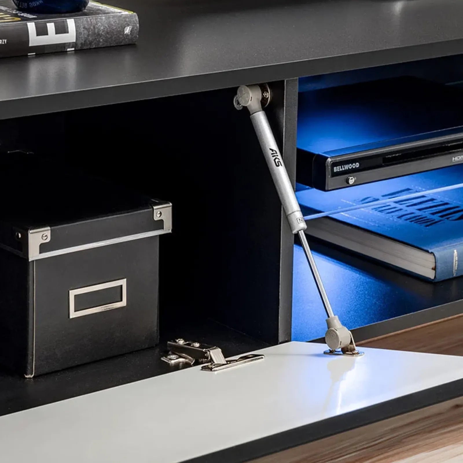 Garnero Arredamenti Camino Bioetanolo|Parete Attrezzata Con Camino-Parete attrezzata sospesa 250x170h cm con camino bioetanolo nero grigio Giotto