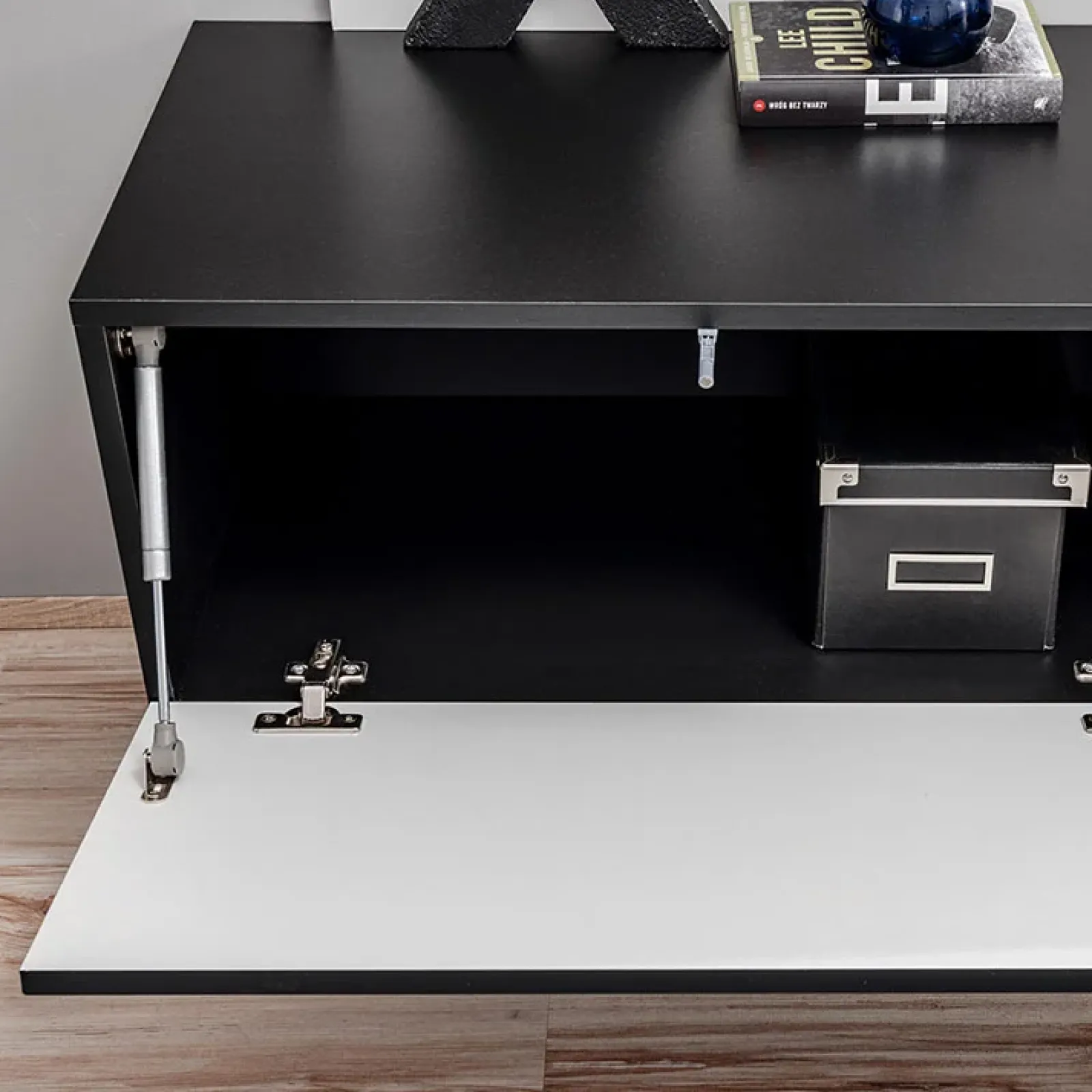 Garnero Arredamenti Camino Bioetanolo|Parete Attrezzata Con Camino-Parete attrezzata sospesa 250x170h cm con camino bioetanolo nero grigio Giotto