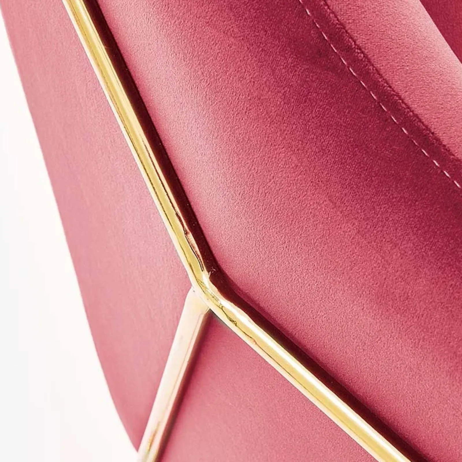 Garnero Arredamenti Poltrone Design|Poltroncine Imbottite-Poltrona imbottita design Erminia3 Bordeaux