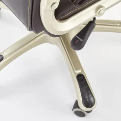 Garnero Arredamenti Sedie Da Ufficio|Sedie Scrivania Ufficio-Sedia da ufficio classica in ecopelle marrone ottone Eclipse