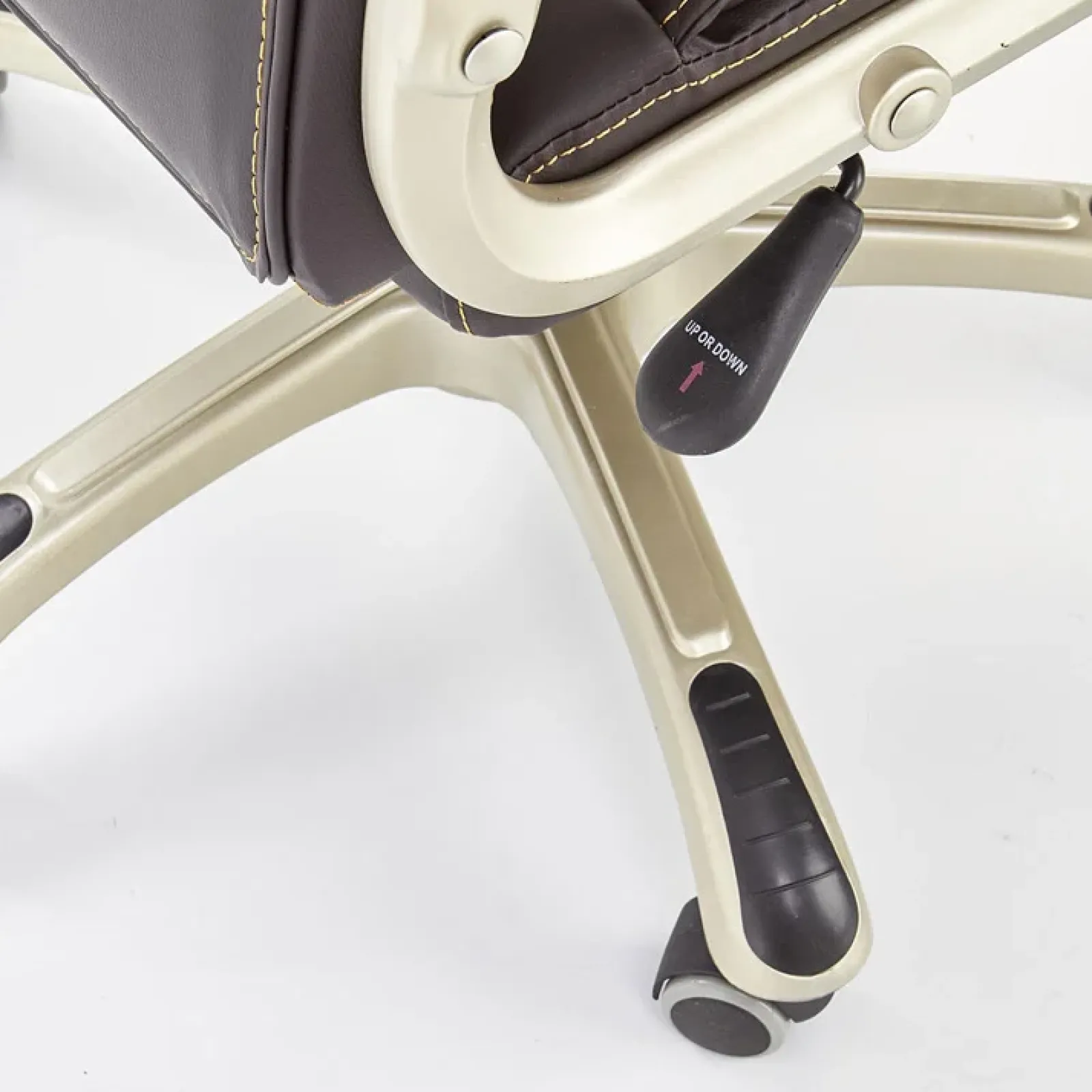 Garnero Arredamenti Sedie Da Ufficio|Sedie Scrivania Ufficio-Sedia da ufficio classica in ecopelle marrone ottone Eclipse