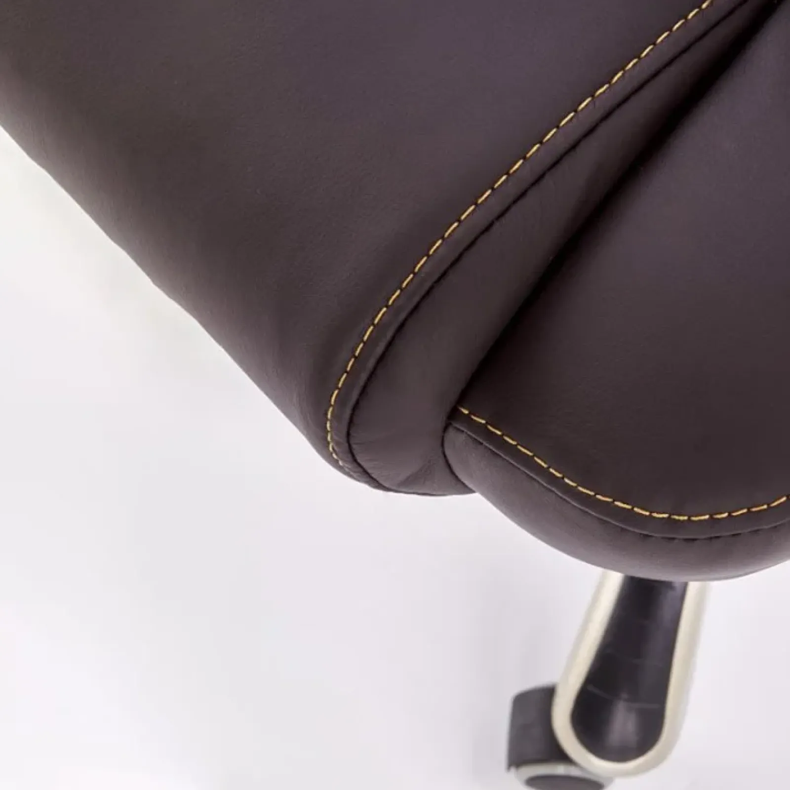 Garnero Arredamenti Sedie Da Ufficio|Sedie Scrivania Ufficio-Sedia da ufficio classica in ecopelle marrone ottone Eclipse