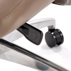 Garnero Arredamenti Sedie Da Ufficio|Sedie Scrivania Ufficio-Sedia da ufficio con ruote e braccioli imbottita in ecopelle marrone Pisottella