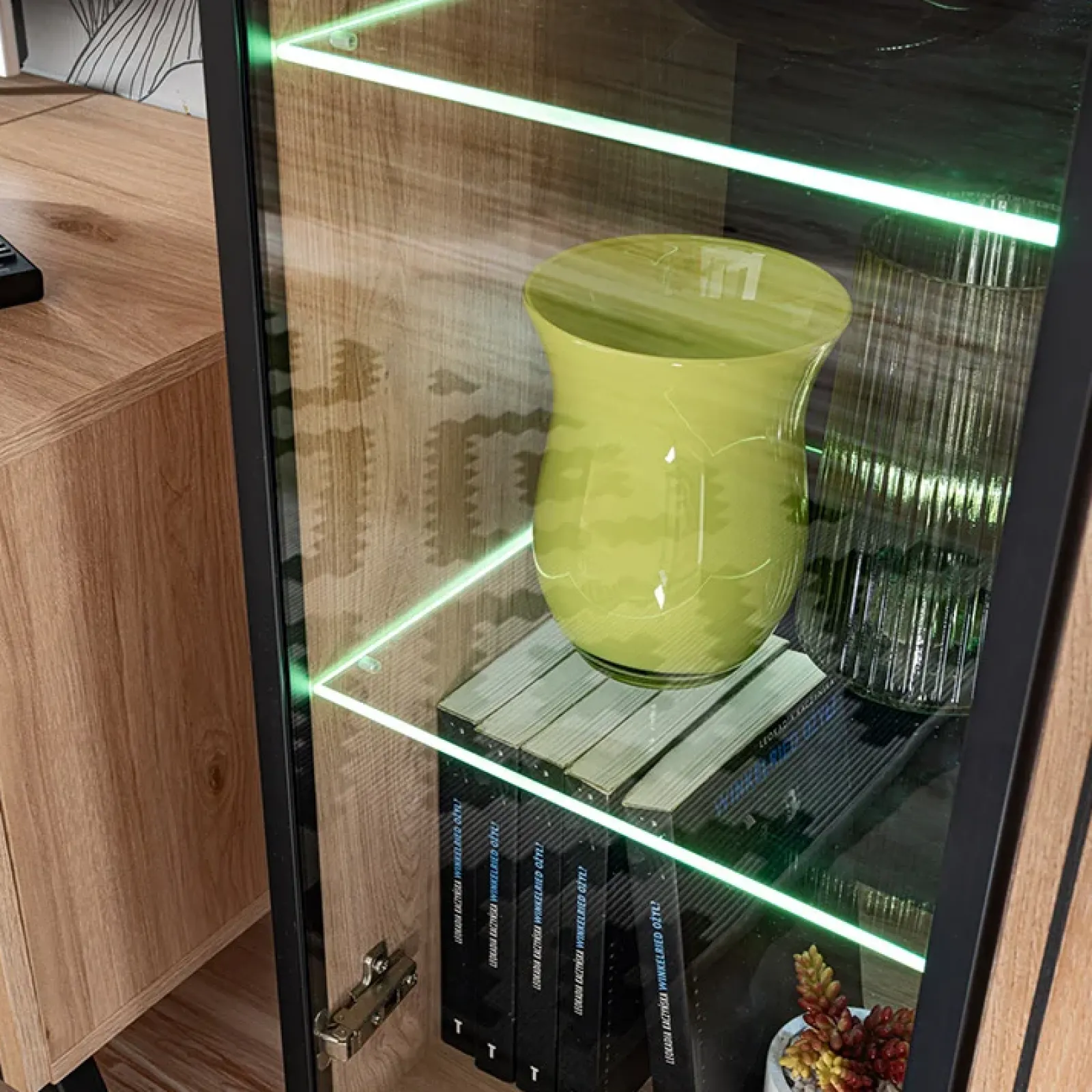 Garnero Arredamenti Vetrinette|Vetrinette-Vetrinetta 70x192h cm 2 ante soggiorno moderna noce con stampa nera Mendes